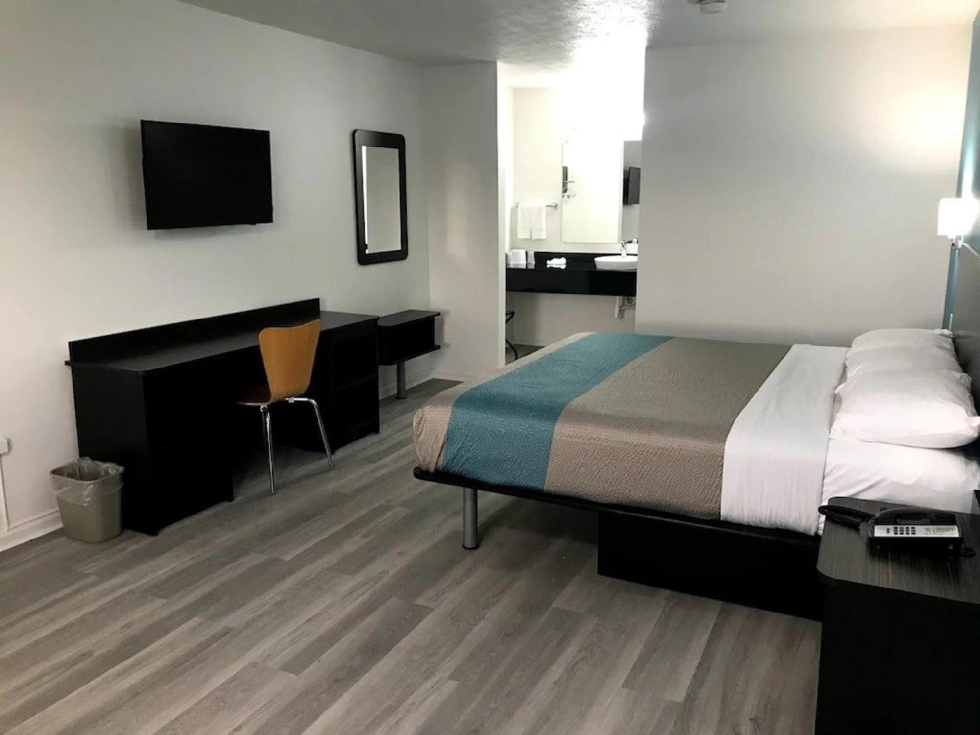 Motel 6-Metropolis, Il Dış mekan fotoğraf